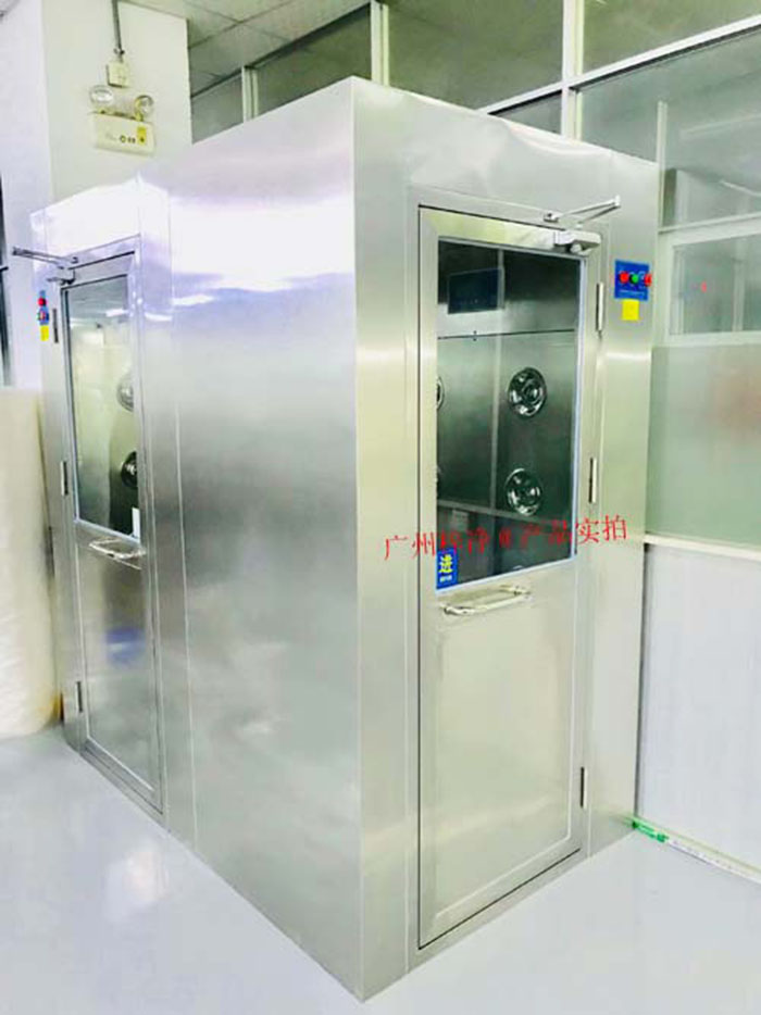 风淋室安装现场实拍图 风淋室安装现场实拍图