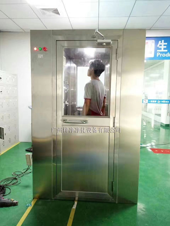风淋室作为一种重要的洁净设备 风淋室作为一种重要的洁净设备