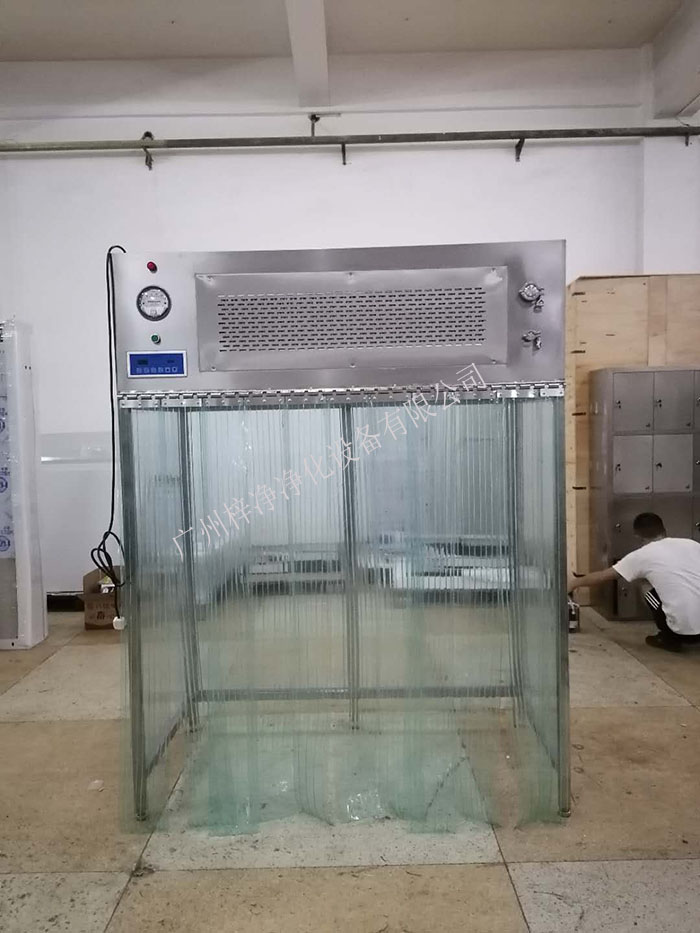 百级洁净层流罩制作现场实拍图 百级洁净层流罩制作现场实拍图