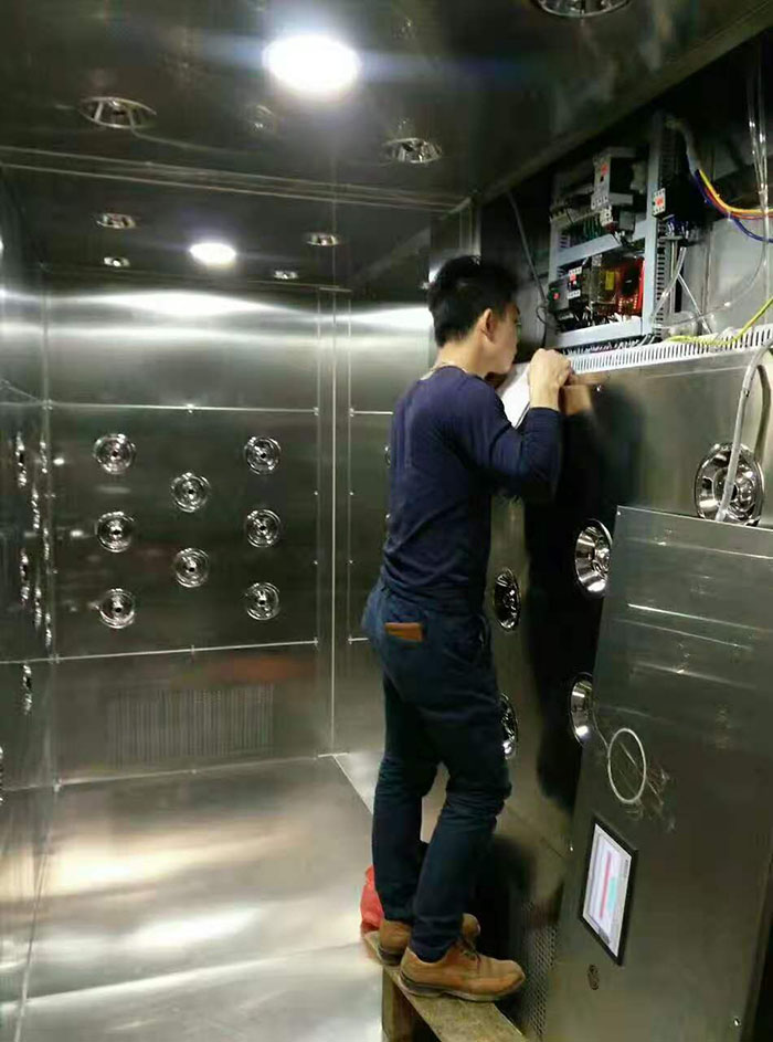 风淋室定期进行电气安全检验是必不可少的 风淋室定期进行电气安全检验是必不可少的