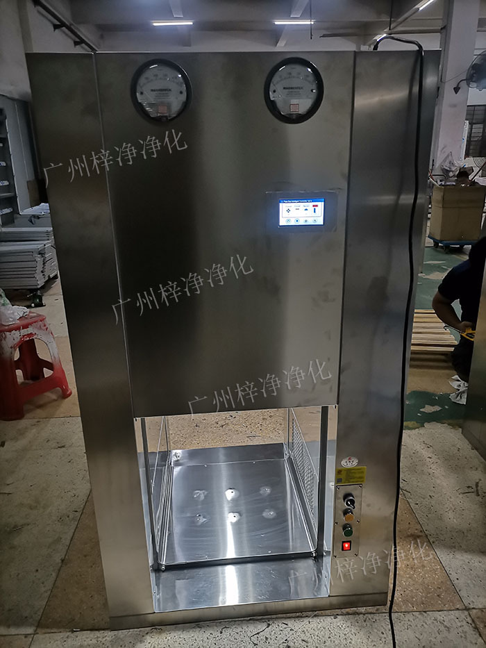 层流传递窗凭借其独特的气流控制和传递功能 层流传递窗凭借其独特的气流控制和传递功能