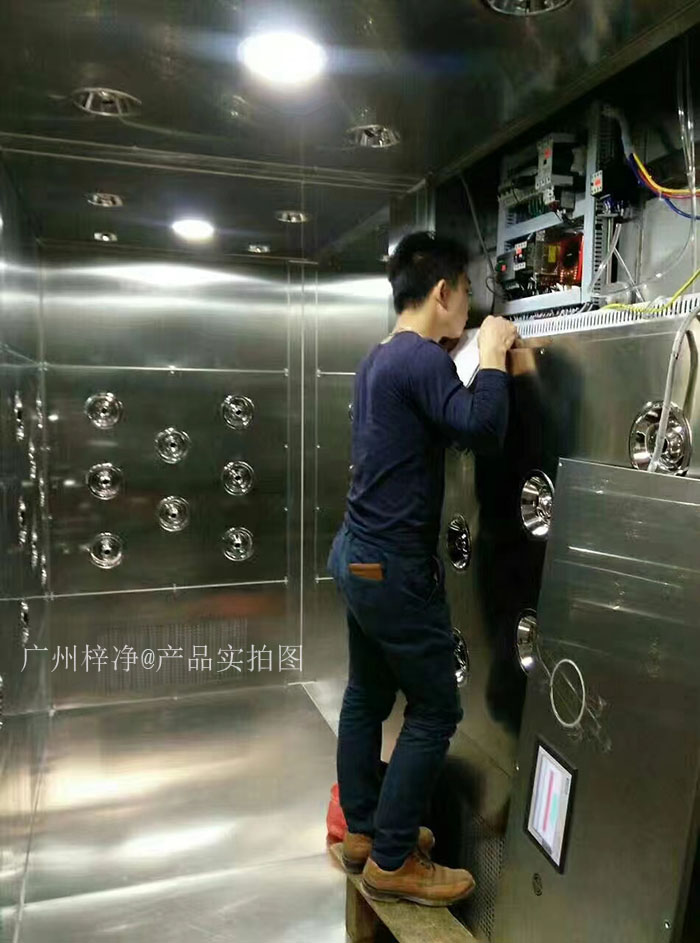 检查风淋室控制器是否损坏,按钮是否失灵。 检查风淋室控制器是否损坏,按钮是否失灵。